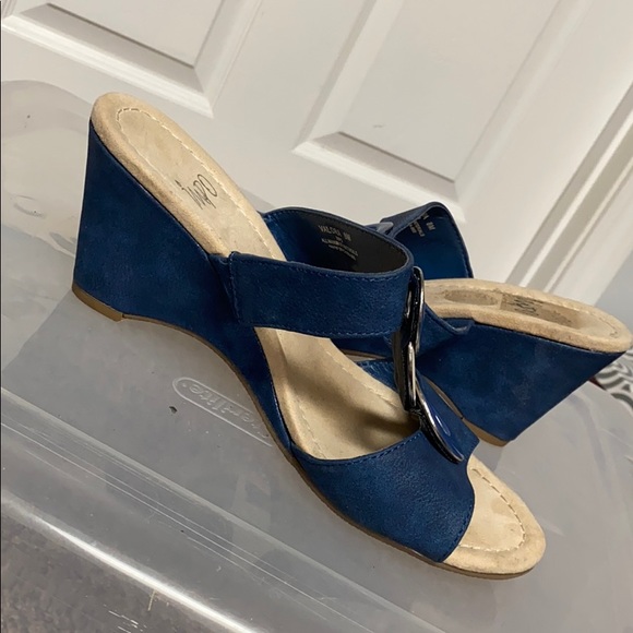 Impo open toe blue Slide ons heels. Size 8 - Picture 5 of 11